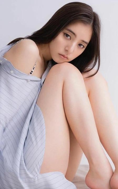 这才是腿玩年啊！神级气质女生新木优子绝美写真图片集