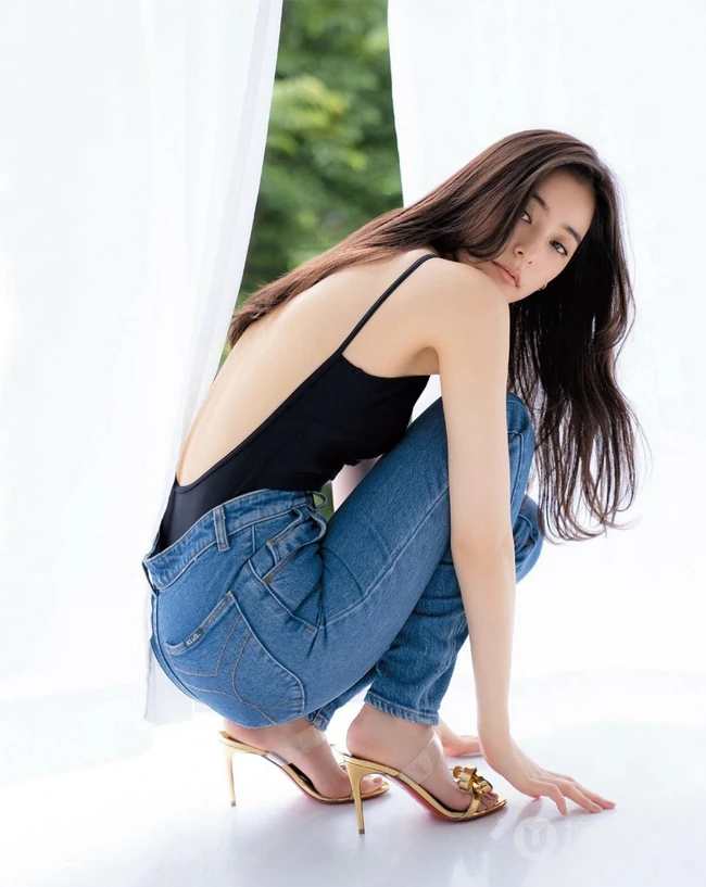 这才是腿玩年啊！神级气质女生新木优子绝美写真图片集