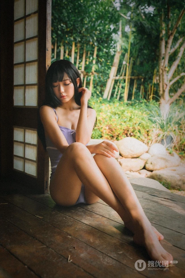 美好的六月，气质紧身肩带死库水长腿少女唯美街拍写真