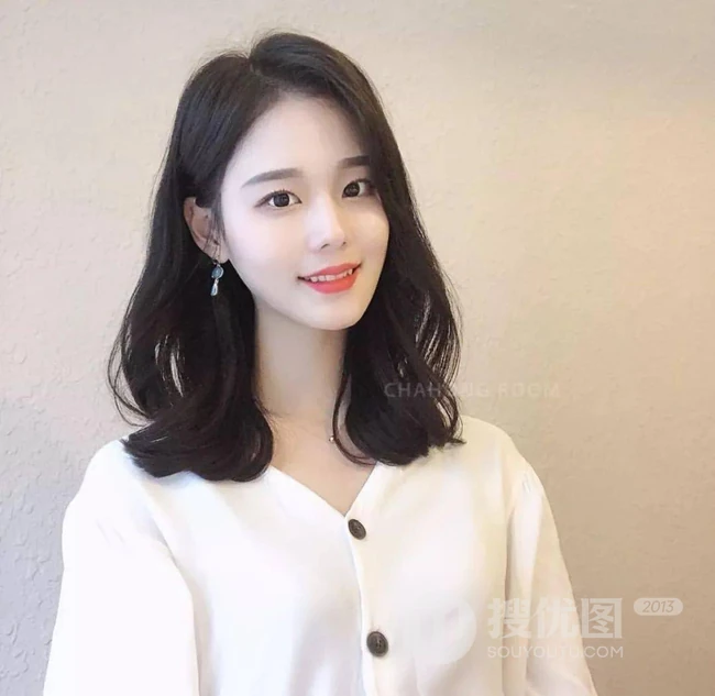 既有气质又淑女的发型，2020最洋气的减龄中长发女生发型图片 第15张
