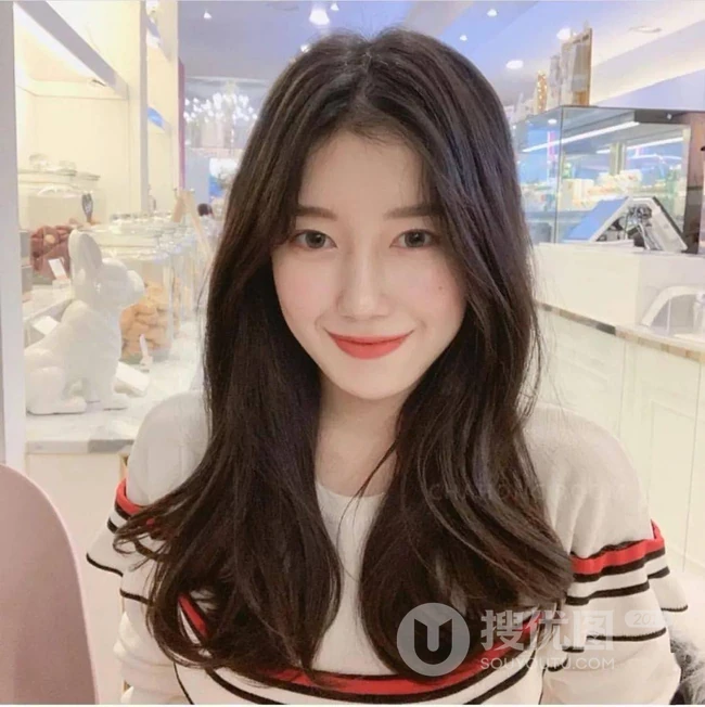 既有气质又淑女的发型，2020最洋气的减龄中长发女生发型图片 第7张