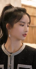 创造营2020-刘些宁微博晒黑衣搭墨镜酷美写真