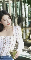 韩丹桐的清爽淡雅夏日休闲风穿衣搭配美照