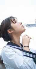 超可爱治愈系浅粉小妹俏皮室内，以及制服短裙街拍写真图片集