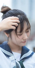 超可爱治愈系浅粉小妹俏皮室内，以及制服短裙街拍写真图片集