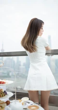气质高挑女生轻熟夏诗诗Sally纯白连衣短裙袜装超高清图集