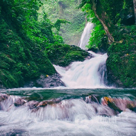 好看的风景头像，亲近大自然之山间溪流唯美景色头像图片