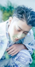 黄子韬帅气刻痕发型为新歌单曲宣传写真照