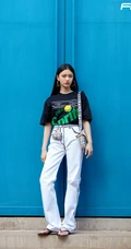 林允酷美高冷休闲白裤街拍写真