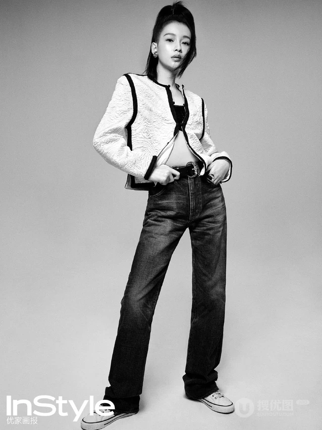 孙怡高扎马尾酷美装扮登杂志写真，多套服饰诠释个性都市女孩魅力