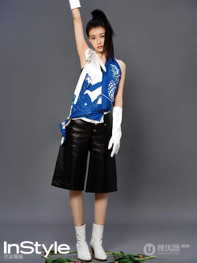 孙怡高扎马尾酷美装扮登杂志写真，多套服饰诠释个性都市女孩魅力