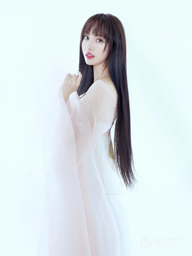 仙气飘飘小姐姐，喜欢倪张嘉倪工作室晒古风汉服仙气写真美照