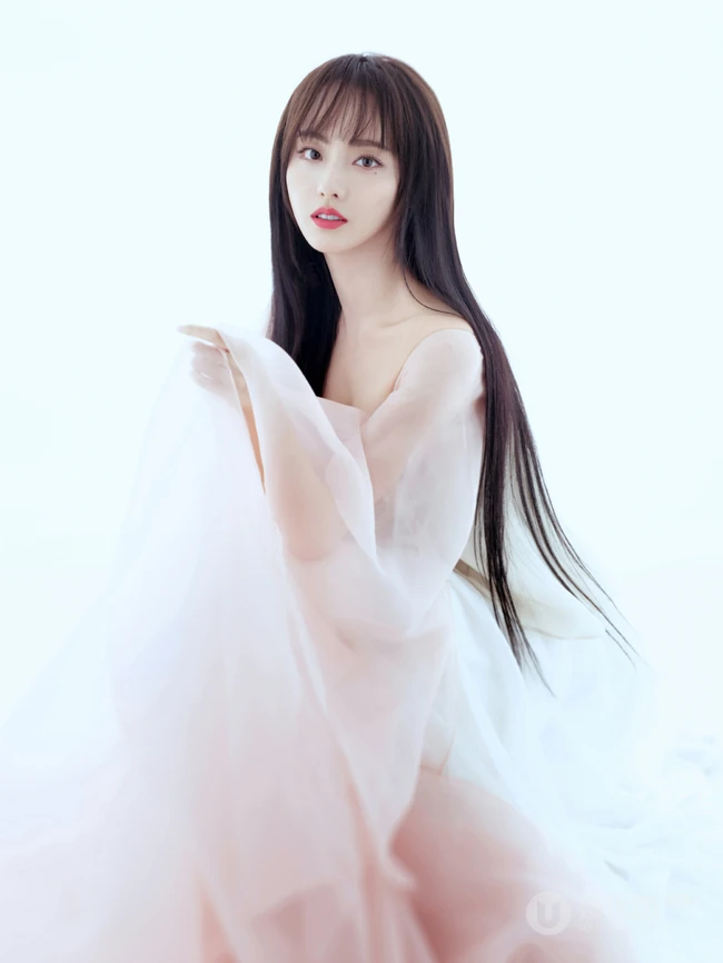 仙气飘飘小姐姐，喜欢倪张嘉倪工作室晒古风汉服仙气写真美照