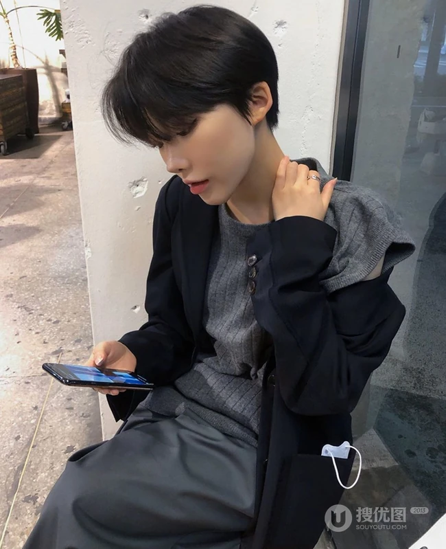 女生超短发，你敢尝试这种&ldquo;帅气&rdquo;又清爽的假小子中性发型吗？ 第14张