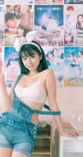 气质匀称背带裤女孩居家日系小清新摄影艺术图片