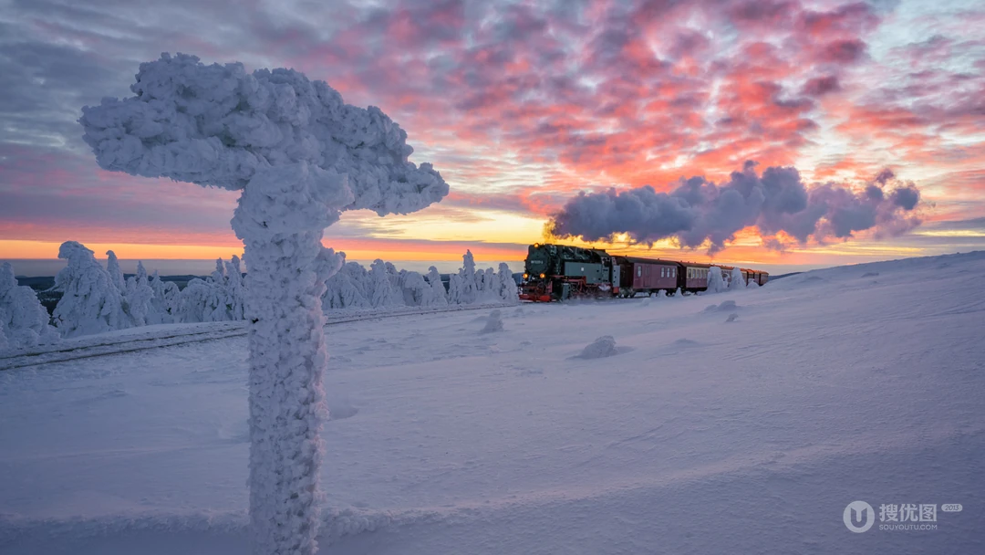 来自雪国的列车，驶过雪地的火车高清壁纸