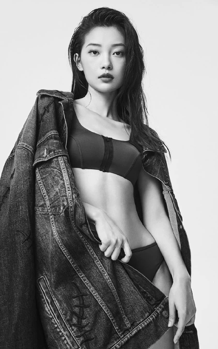 田依桐气质时装写真大片，传达女性真正的美，源于自信的美