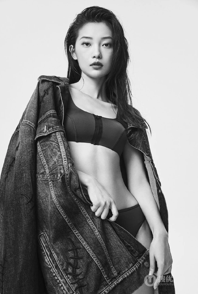 田依桐气质时装写真大片，传达女性真正的美，源于自信的美