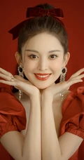 娜扎的匀称气质线条，是真白啊，绑发发型古力娜扎气质低领红裙写真图集