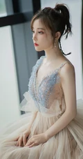 冯提莫轻纱露背长裙气质写真，肌肤雪白，娇俏动人