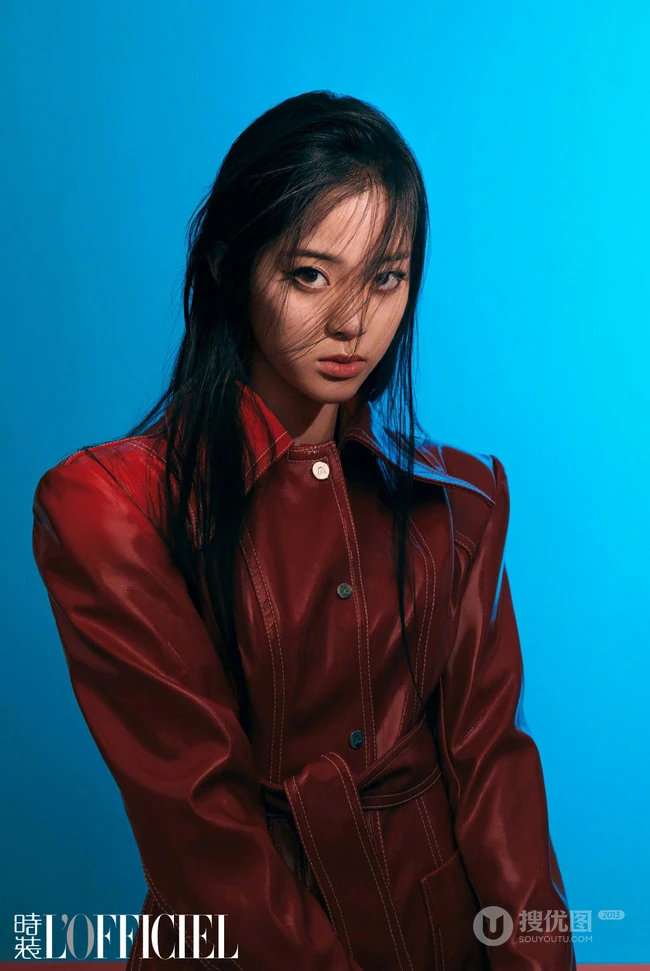 欧阳娜娜长发遮面慵懒风格时尚写真图片