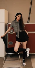 好长好美的腿啊！欧阳娜娜《明日之子》学姐造型一展线条感气质舞台照