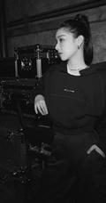 阚清子全黑劲爽穿衣搭配酷美写真图片
