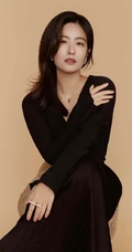 徐百慧展现优雅女人坐姿，姿态写真美照