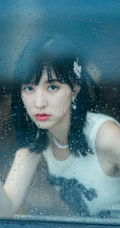 新生代演员&ldquo;八哥哥&rdquo;王悦伊休闲白背心牛仔裤户外唯美写真