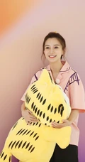 angelababy奔跑吧剧照，陪你一同撞入夏日的暖风中～ ​​​​