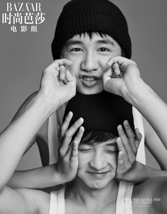 网剧《隐秘的角落》小帅哥演员荣梓杉、史彭元黑白写真杂志图片