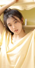 让人浮想联翩很清新却很撩的居家服短裤少女悠闲写真图集