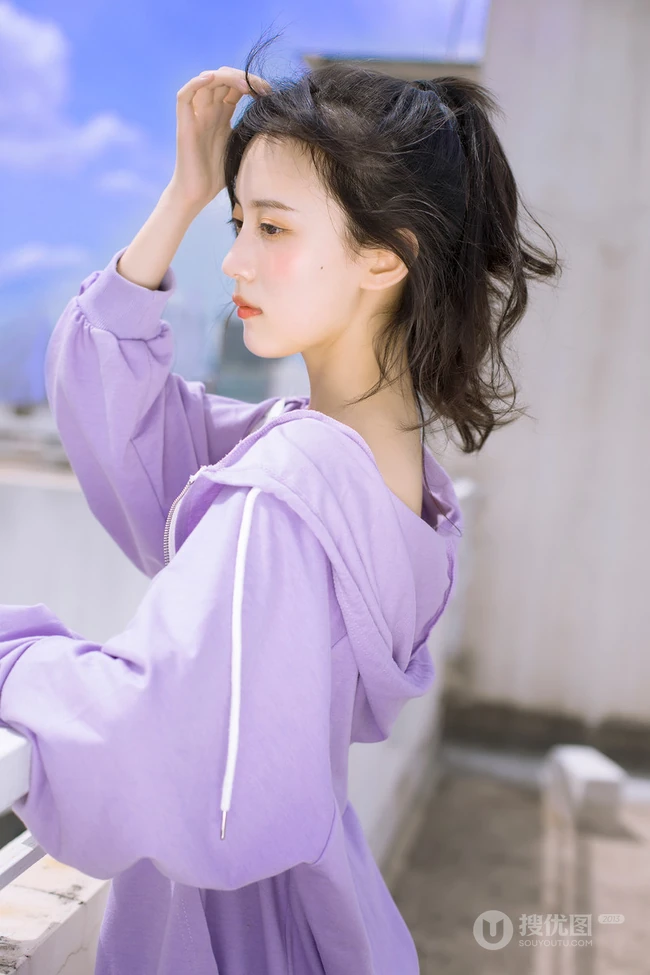 骨感美，浅粉浅粉的苗条骨感纤细线条少女户外街拍美照