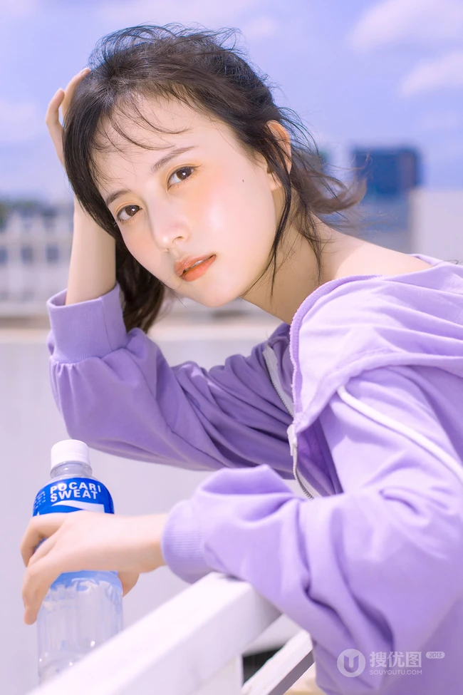 骨感美，浅粉浅粉的苗条骨感纤细线条少女户外街拍美照
