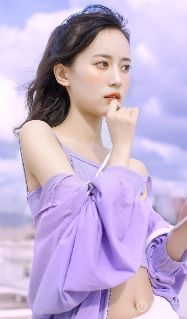 骨感美，浅粉浅粉的苗条骨感纤细线条少女户外街拍美照