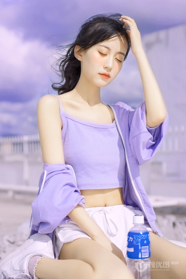 骨感美，浅粉浅粉的苗条骨感纤细线条少女户外街拍美照