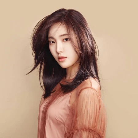 不清楚要染什么发色？来看看这组真实的染发女生图片吧