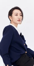 王鸥短裤高筒靴大秀线条感酷飒写真美照