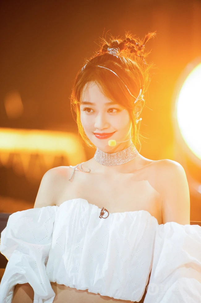 越来越有魅力了，蓝盈莹《乘风破浪的姐姐》超美美图集锦