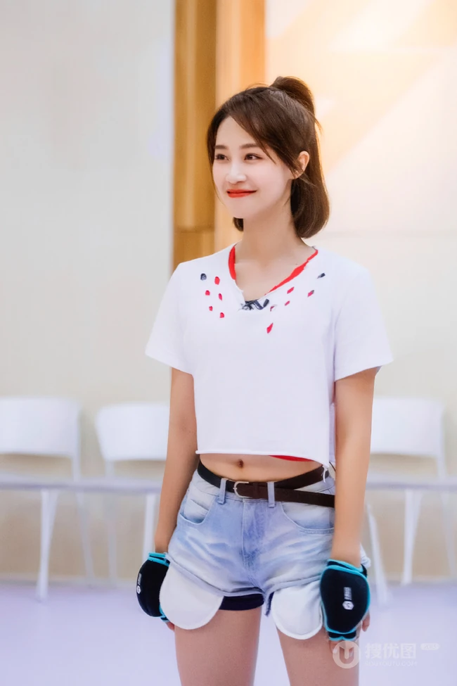 越来越有魅力了，蓝盈莹《乘风破浪的姐姐》超美美图集锦