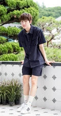 韩国男子演唱组合GoldenChild清新帅气个人写真照合集
