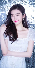 景甜时尚发型搭配白裙精致甜美写真图集