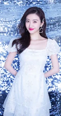 景甜时尚发型搭配白裙精致甜美写真图集