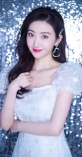 景甜时尚发型搭配白裙精致甜美写真图集