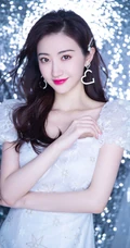 景甜时尚发型搭配白裙精致甜美写真图集
