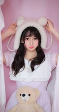 双丸子头可爱粉裙少女居家大衣柜甜美高清摄影写真大图