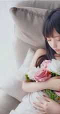 温柔可人肩带睡裙女生Shika小鹿鹿唯美室内写真图集