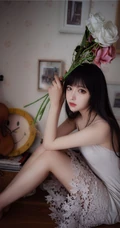 温柔可人肩带睡裙女生Shika小鹿鹿唯美室内写真图集