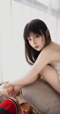 温柔可人肩带睡裙女生Shika小鹿鹿唯美室内写真图集
