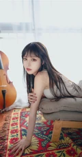 温柔可人肩带睡裙女生Shika小鹿鹿唯美室内写真图集